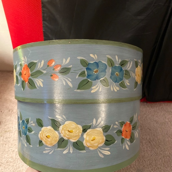 Vtg French Couple Oval Handpainted Folk Art Wooden bride box With Cover Marked - Picture 7 of 16